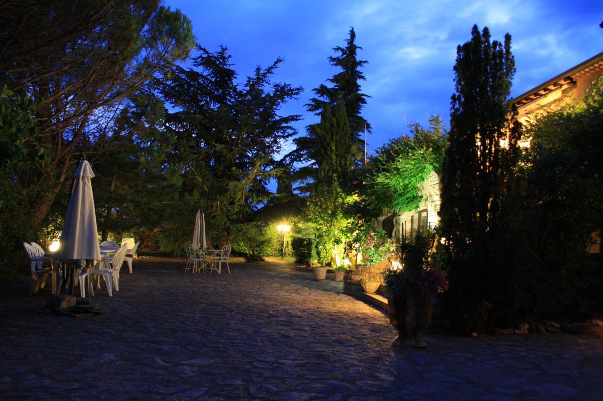 Villa Thebaide Chambres D'Hotes Laudun ภายนอก รูปภาพ