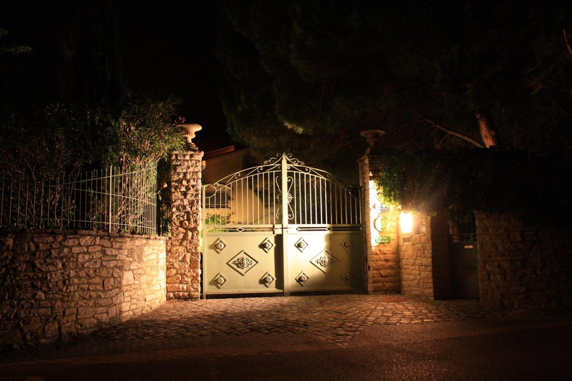 Villa Thebaide Chambres D'Hotes Laudun ภายนอก รูปภาพ